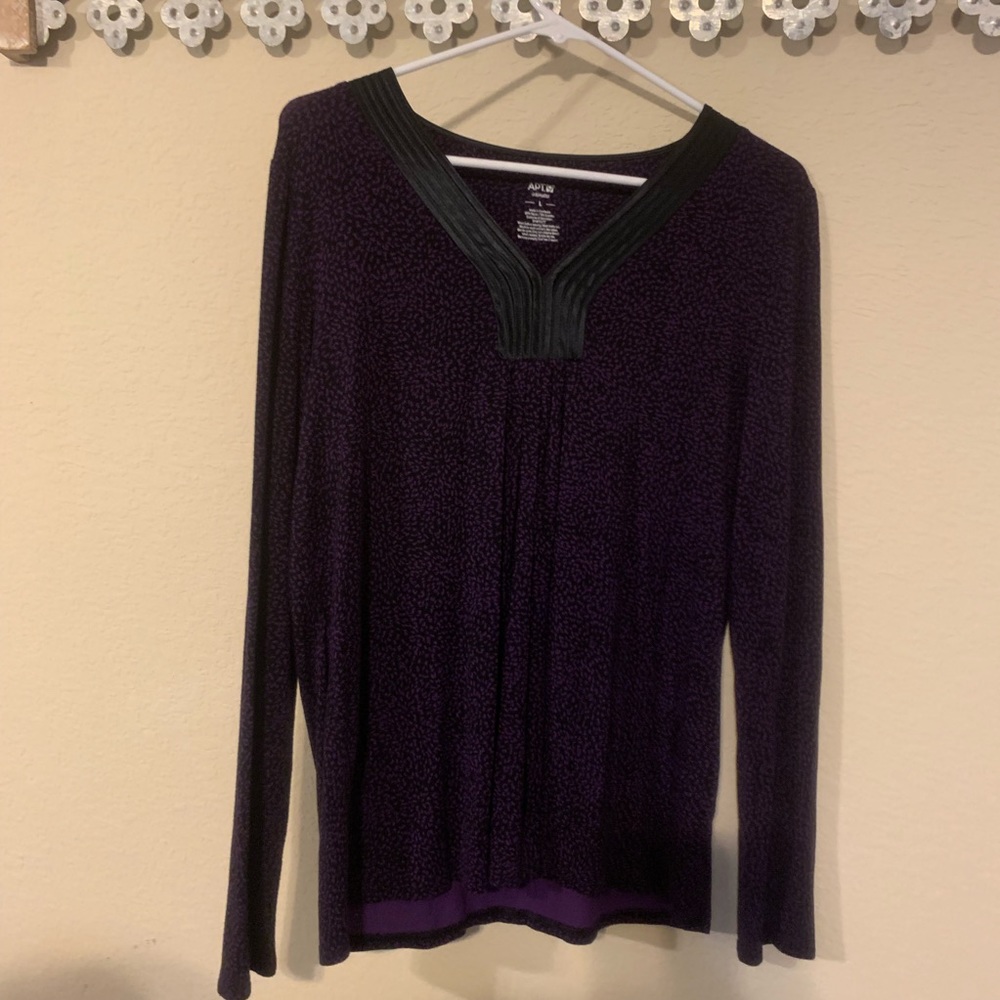 Apt 9 Purple and Black Knit Top with V-Neck